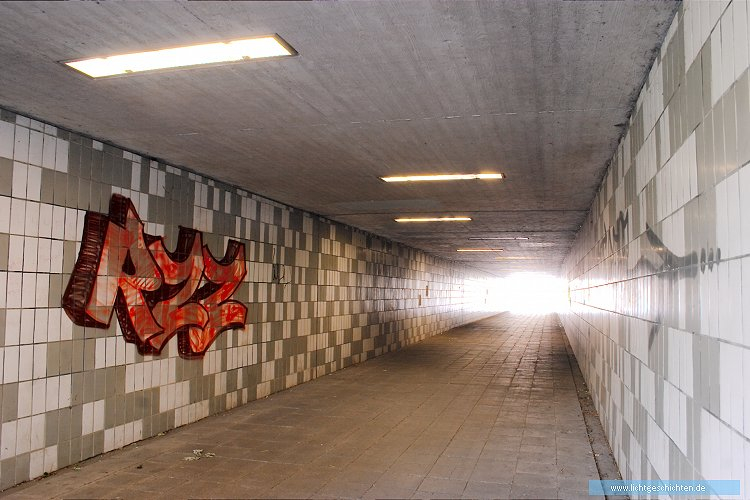 photo gegenlicht graffiti mannheim unterführung urban RZZ wallpaper 